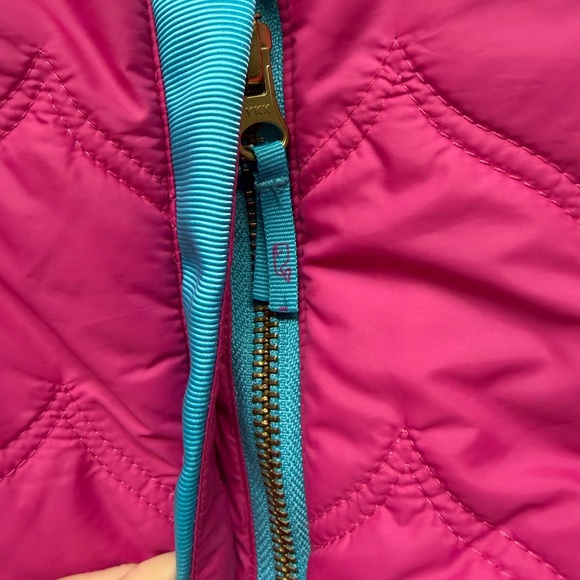 Vineyard Vines Fuchsia Quilted Puffer Vest with Teal Accents small - Picture 5 of 9